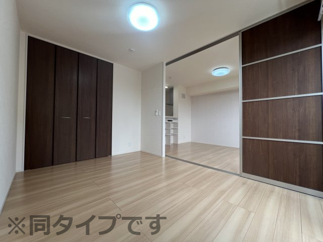 フローラBの洋室|南洋室６帖