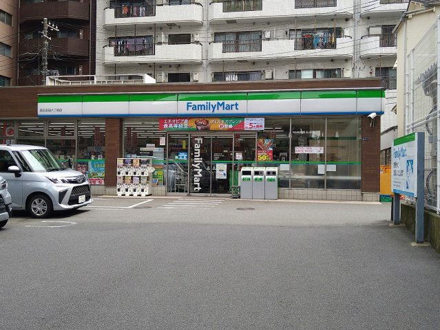Y.BLDGの周辺