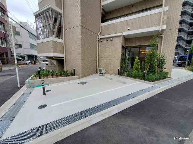 レオンコンフォート十三 仲介手数料無料の駐車場