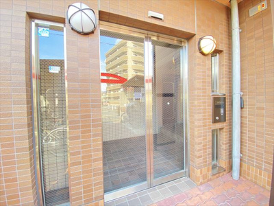 【エントランス】 | グランヴィラ八尾 | 清潔なエントランスです