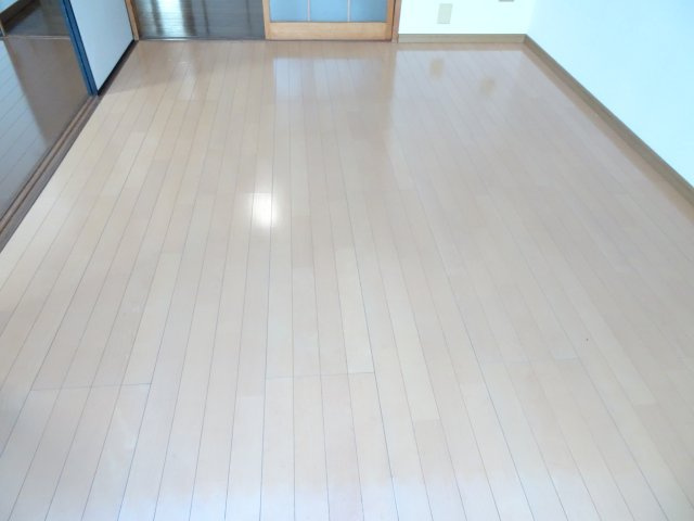 マリンマツヤマの洋室