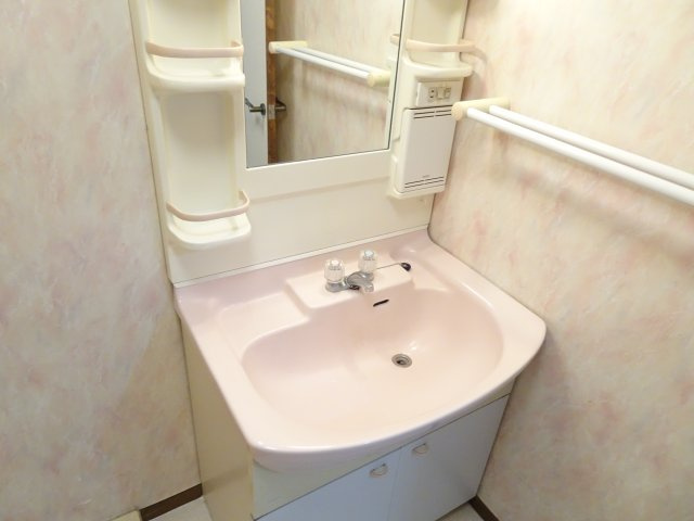 マリンマツヤマの独立洗面台