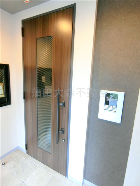 ホワイト・ルミエのエントランス