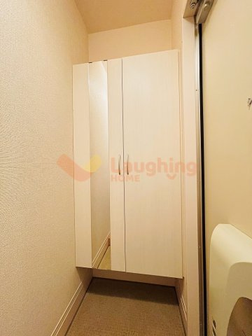 D-room都の玄関|明るい玄関です