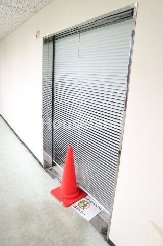 ファーストビル3Fの玄関