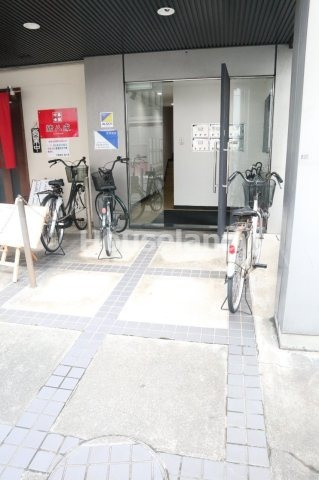 五番丁ビル3F東のエントランス