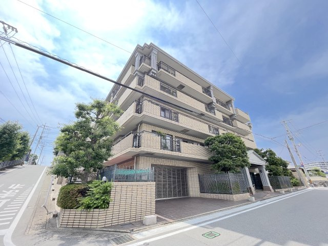 プレジデント寺塚の外観