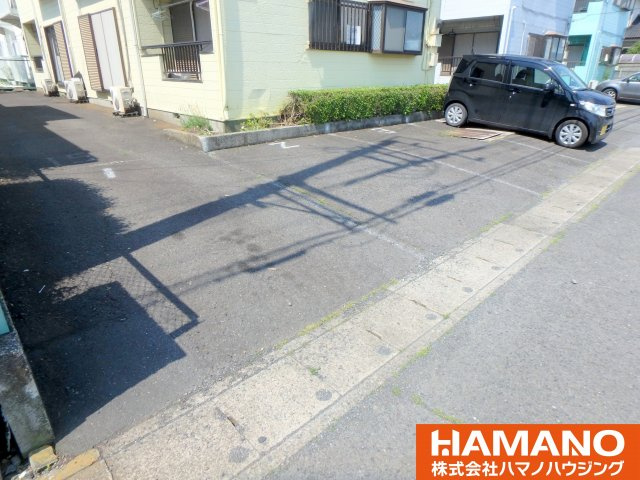コーポ玉戸西原3号館の駐車場|駐車場があるので、車を買う予定の方も安心です