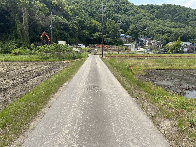 ６０８７９　岐阜市岩田東土地の前面道路含む現地写真