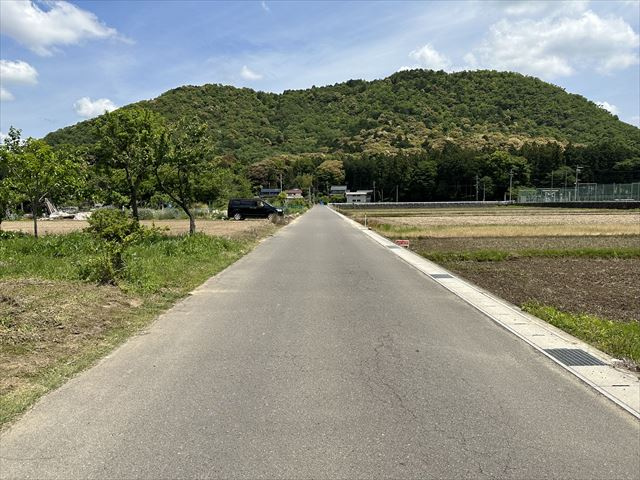 ６０８７６　岐阜市岩田西土地の前面道路含む現地写真