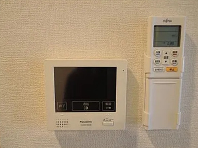 【セキュリティ】 | m-flat | モニター付きインターホンです