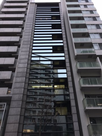新川ビルの外観