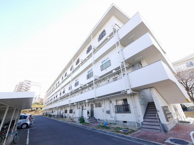 松が丘住宅19号棟の外観