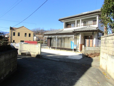 【前面道路含む現地写真】 | 再生住宅　甲斐市下今井 | 前面道路含む現地写真です