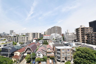 【展望】 | 即日のご見学も可能です！お気軽にお問い合わせください！
バルコニーからの眺望　街並み一望