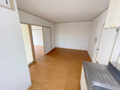 【居間・リビング】 | 新栄プロパティー峰塚