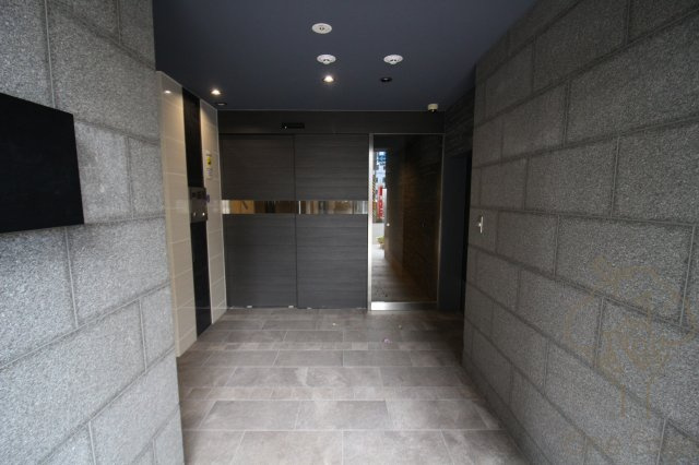 プレミアス梅田のロビー