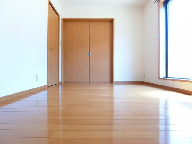 リビングタウン狭山池E棟の子供部屋