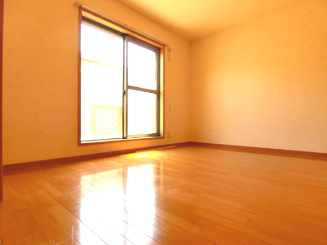 リビングタウン狭山池E棟の洋室