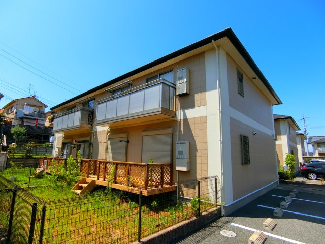 リビングタウン狭山池E棟の外観