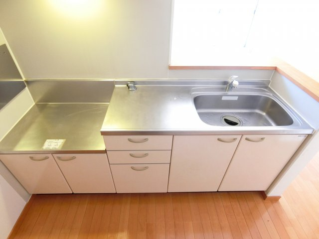 リビングタウン狭山池E棟のキッチン
