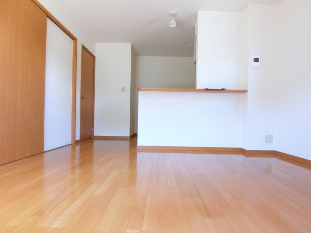 リビングタウン狭山池E棟の居間・リビング