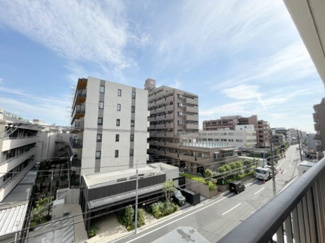 【展望】 | 近くの建物との距離があるため視線があまり気にならない