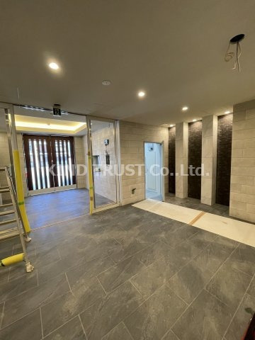 エスリード南森町ラグシスのロビー|毎日通るロビーはこのようになっています