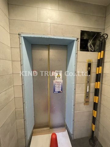 エスリード南森町ラグシスのロビー|落ち着いたロビーです