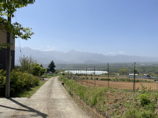 【前面道路含む現地写真】