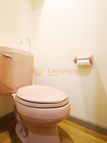 モンシェリのトイレ|ゆったりとした空間のトイレです