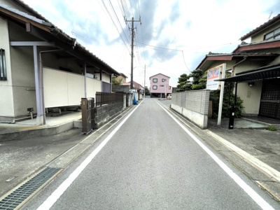 【前面道路含む現地写真】 | 三俣町　売地 | ■前面道路幅員は４ｍ以上です！

