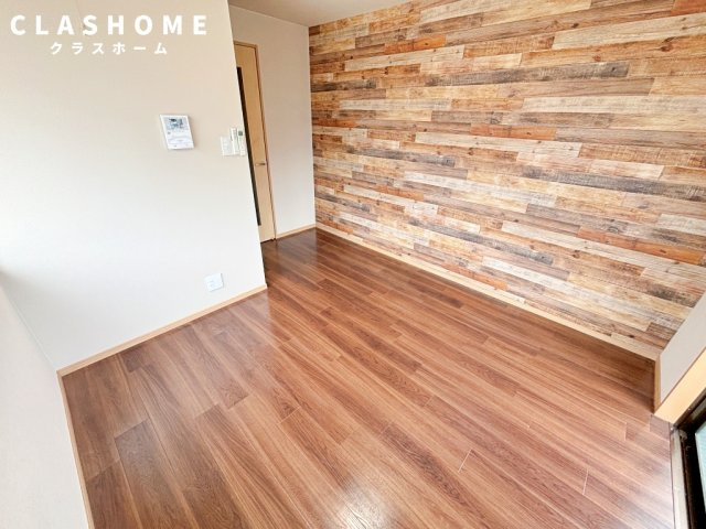 ドミールあさひ   刈谷市近郊の賃貸はクラスホームの寝室|同物件の別部屋になります。