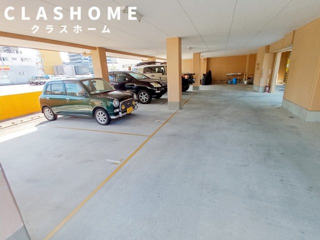 ドミールあさひ   刈谷市近郊の賃貸はクラスホームの駐車場