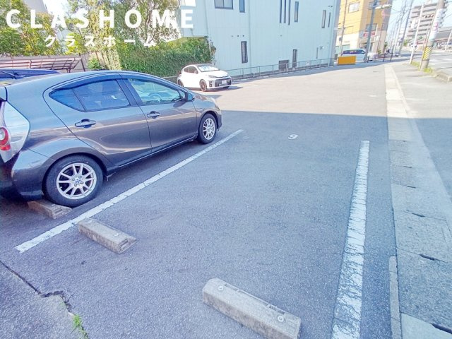 ドミールあさひ   刈谷市近郊の賃貸はクラスホームの駐車場