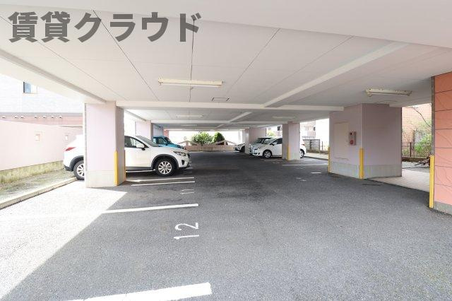 SANTAの駐車場|駐車場に車を止められます