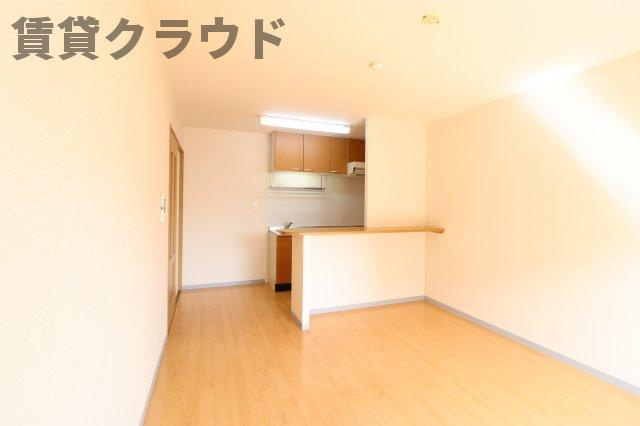 SANTAの居間・リビング|こちらのリビングで趣味の時間をお楽しみください
