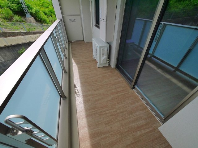 Ｔｏｕｒ　ｄ’Ａｎｇｅ　Ｉｋｏｍａのバルコニー