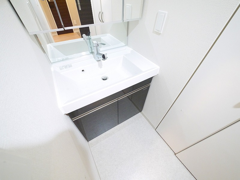 Ｔｏｕｒ　ｄ’Ａｎｇｅ　Ｉｋｏｍａの独立洗面台