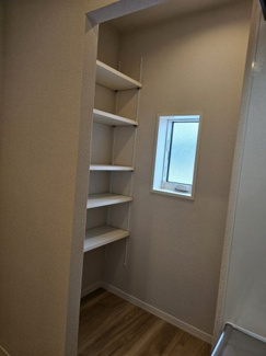 【収納】 | 京町エンジェルII | キッチン横にパントリーがありますよ