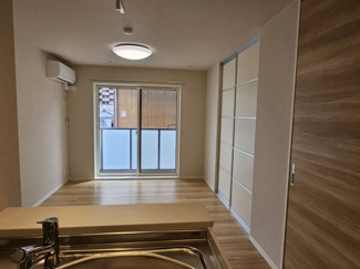 【居間・リビング】 | 京町エンジェルII | リビングの横に洋室があります