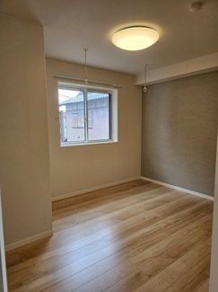 【寝室】 | 京町エンジェルII | 落ち着いた色のお部屋です