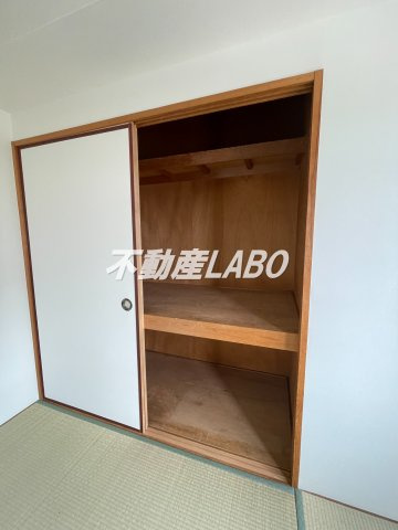 スリースター鶴町の収納