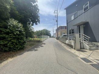 【前面道路含む現地写真】 | 【交通量が少なく快適にお過ごしいただけます♪】