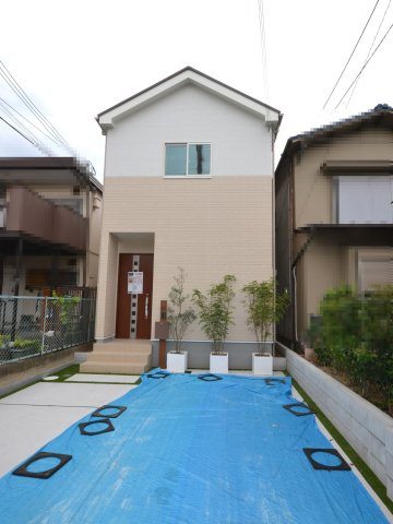 堺市堺区出島海岸通　新築戸建の駐車場