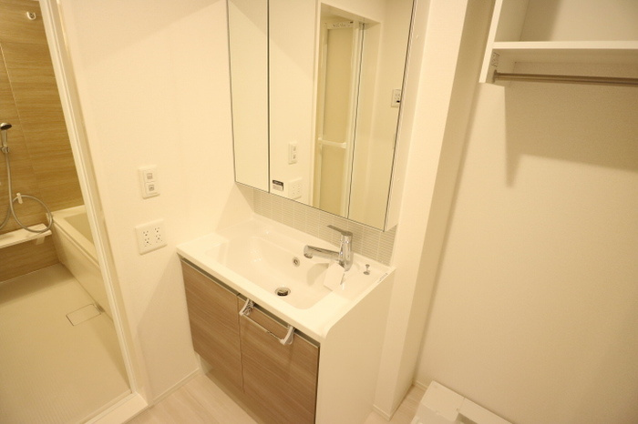 レ リヤン ファミリオⅧの独立洗面台