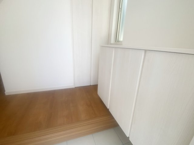 呉市焼山中央5丁目　新築一戸建て(全2棟)の玄関