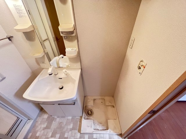 コンフォール南森町の洗面所
