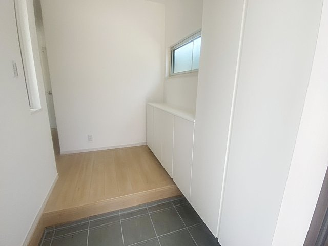 呉市焼山中央5丁目　新築一戸建て(全2棟)の玄関|毎日通る玄関はこちらです
