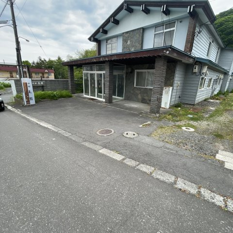 虻田郡洞爺湖町洞爺湖温泉78-129戸建の駐車場